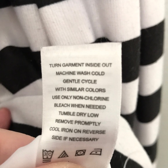 🖤BEATLE JUICE INSPIRED DRESS BLACK, WHITE STRIPES EXCELLENT CONDITION SIZE 6 - Picture 7 of 7